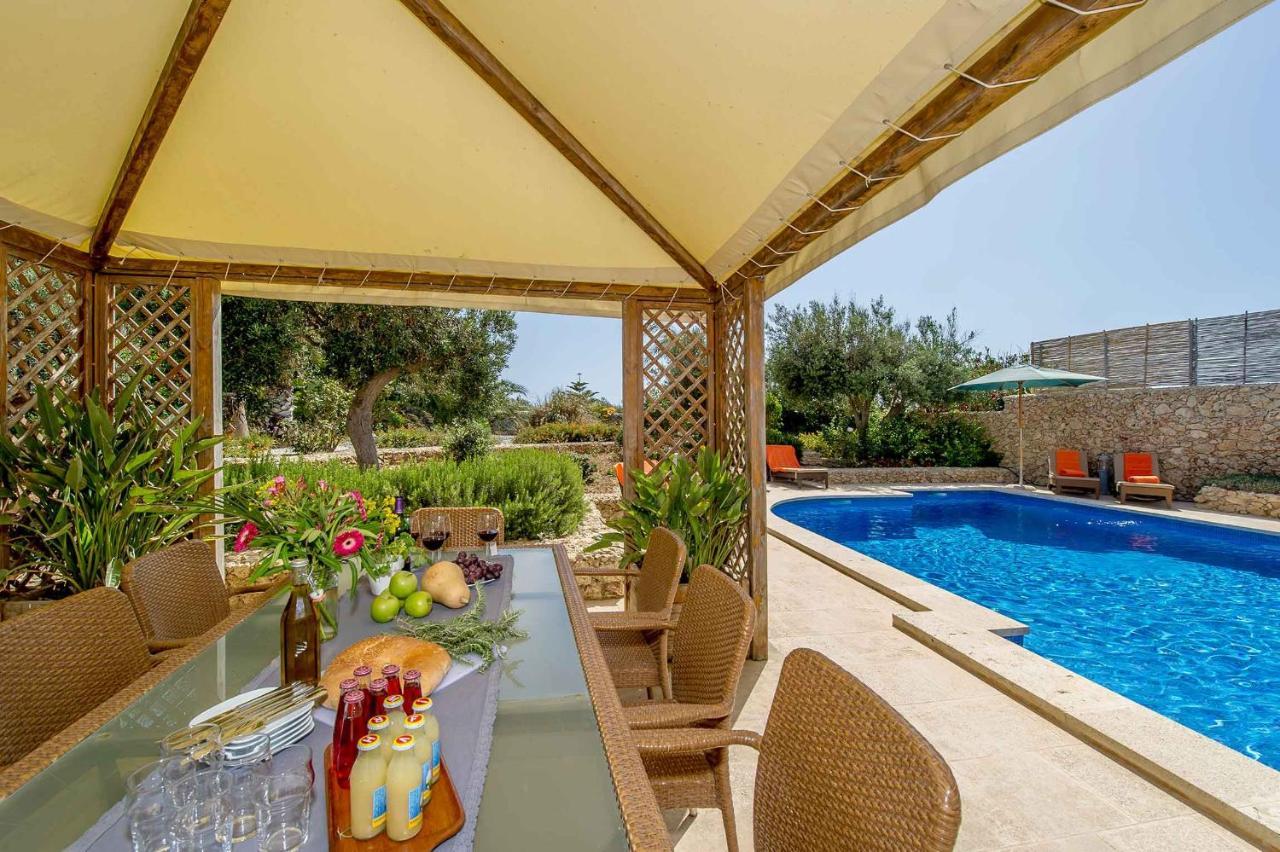 The Almonds Luxury Villa San Lawrenz Exteriör bild